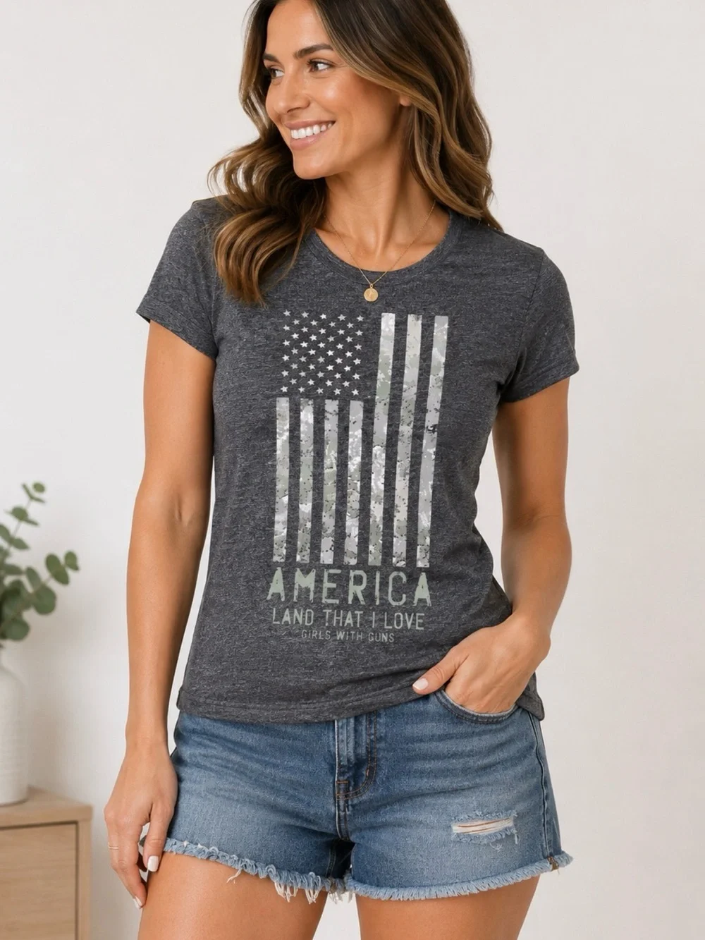 America Land That I Love Patriotic Flag Graphic Tee Women’s Small Gray USA